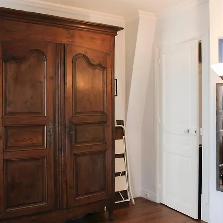 Appartamento Timeless In A Haussmannian Building *
