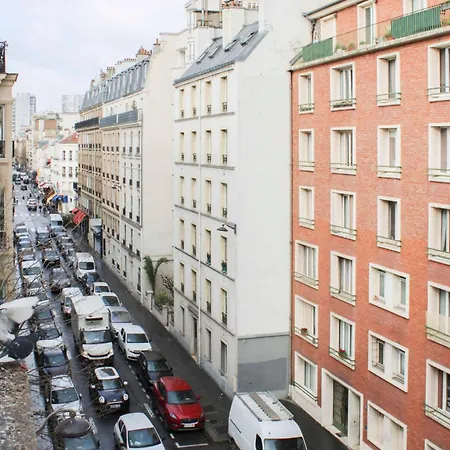 Timeless In A Haussmannian Building Appartamento