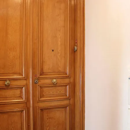 Appartamento Timeless In A Haussmannian Building Parigi